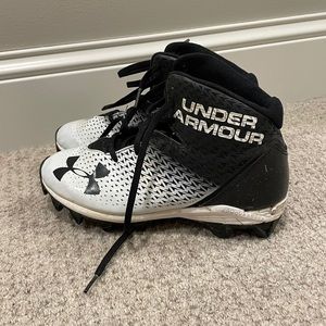 Under armour youth cleats
